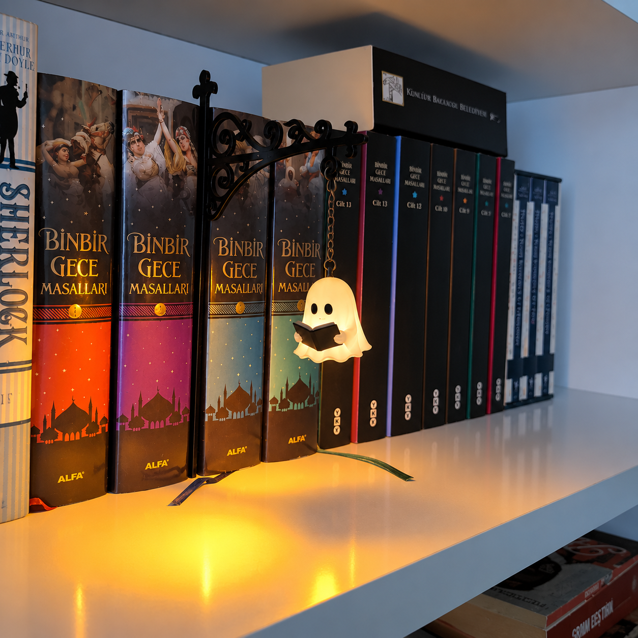 Annies-fashion – Cozy Halloween Bookshelf Lantern