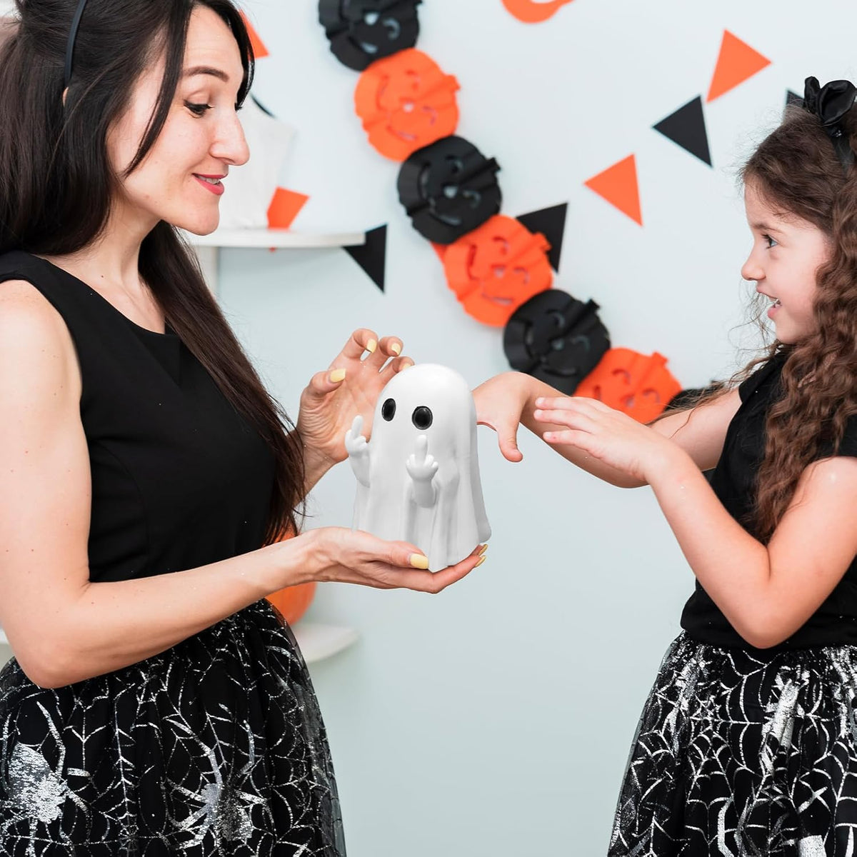 Annies-fashion – Playful Resin Ghost Statue